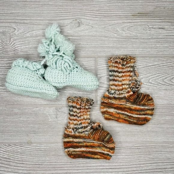 2 vintage crochet baby booties one blue and onebrown from Germany